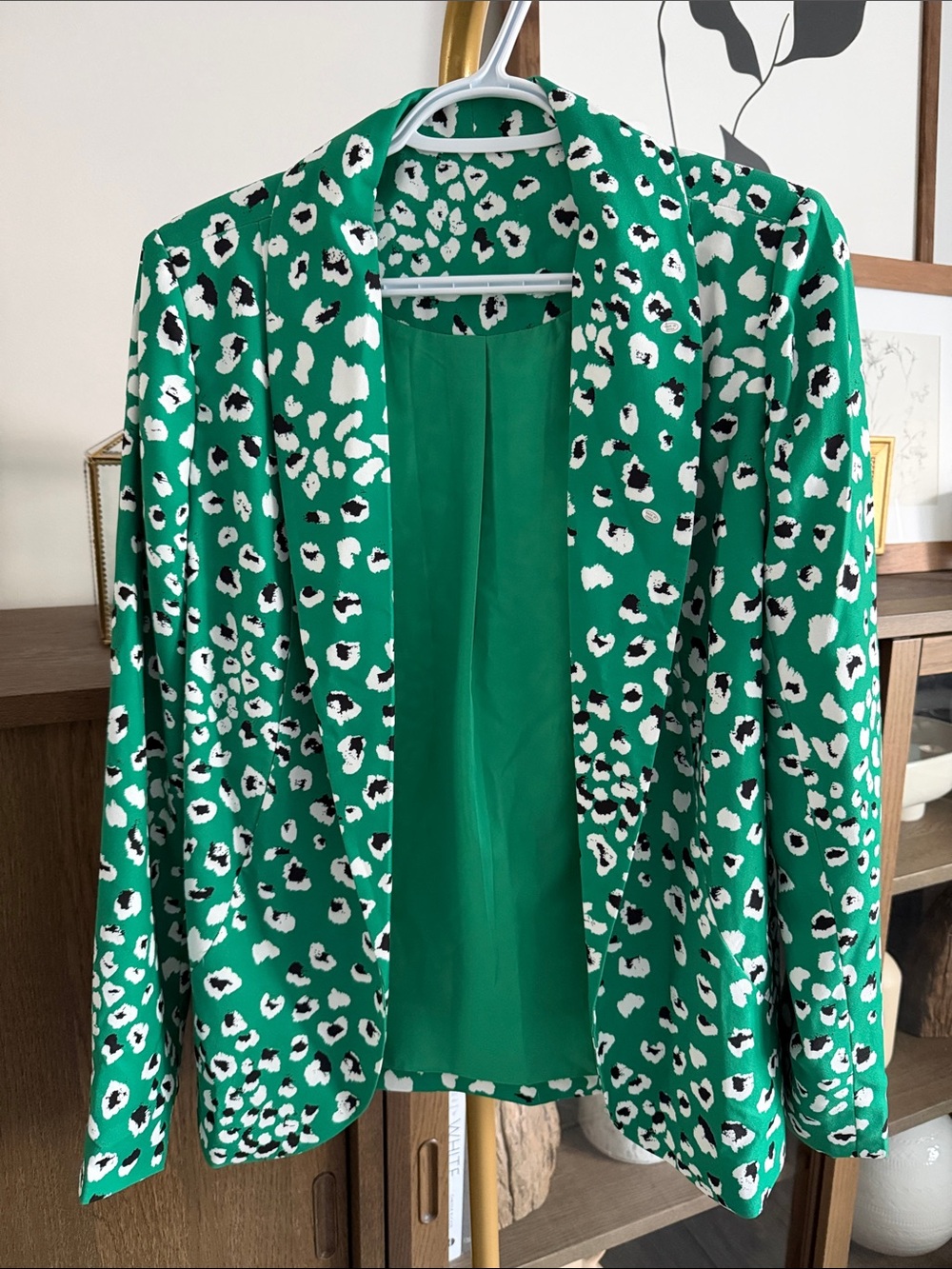 38. GREEN LEOPARD BLAZER - PTP: 20
